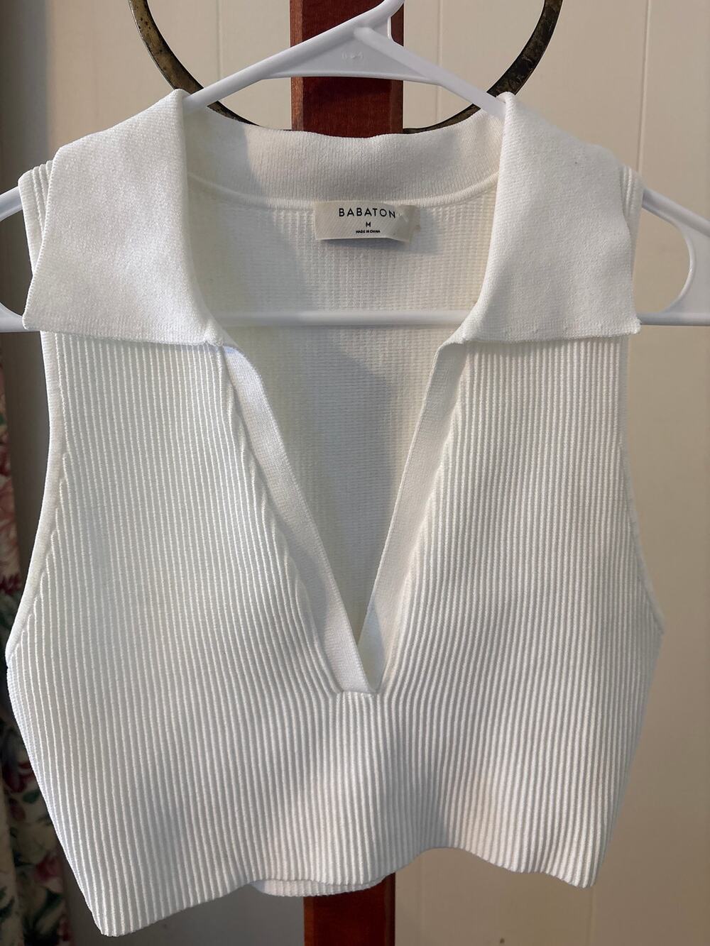 Babaton White Ribbed Collared Top Sz Medium NWOT - Picture 1 of 5